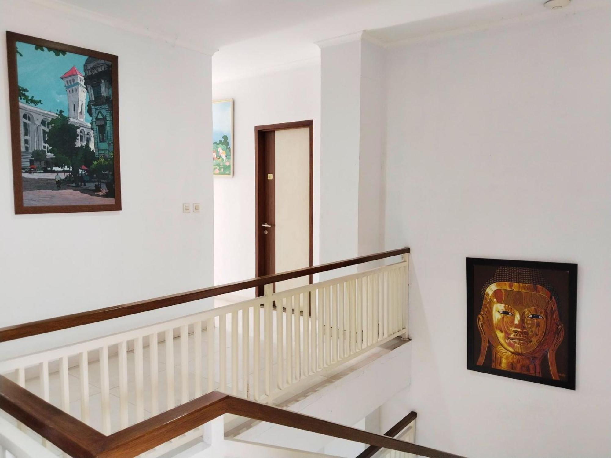 ホテル Dejati House ブカシ エクステリア 写真